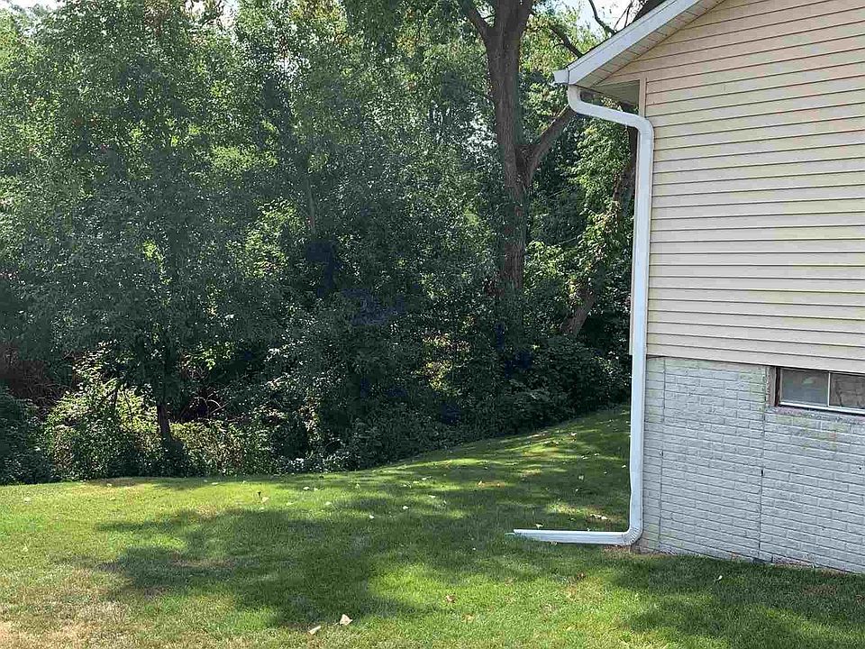 2nd image of 8819 33rd St W