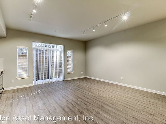 4th image of 398 NE 79th Ave #6721920