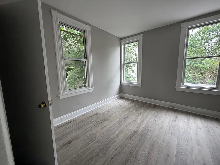 77 Neptune Ave #2E — Photo 6