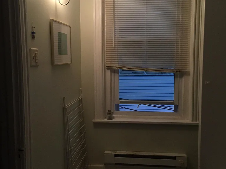 909 Linden St — Photo 7