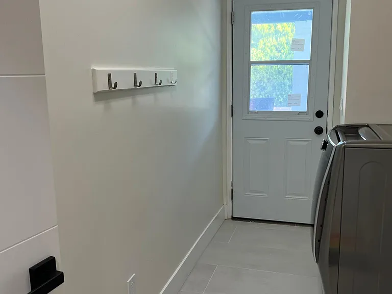 2212 N San Clemente Rd — Photo 49