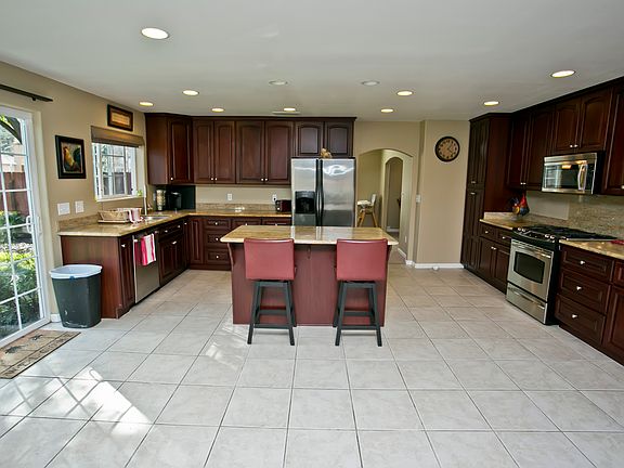 5th image of 3104 W Country Club Blvd