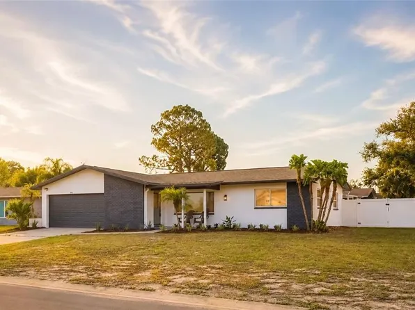 8601 139th St, Seminole, FL 33776