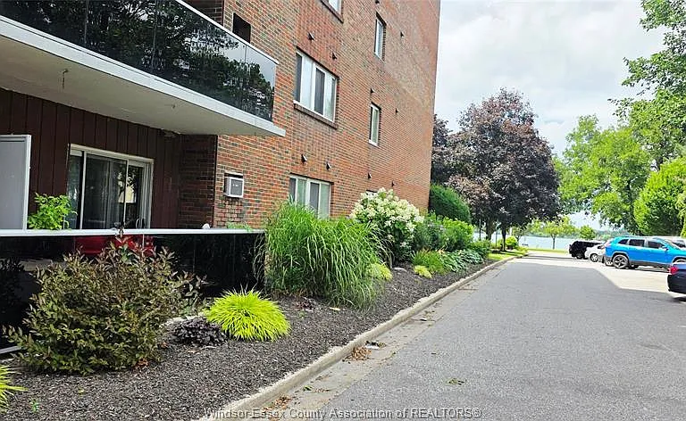 3905 Riverside Dr E #401 — Photo 9