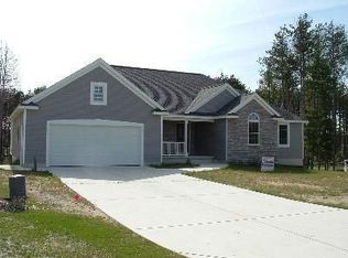 9065 Stillwater Dr, West Olive, MI 49460