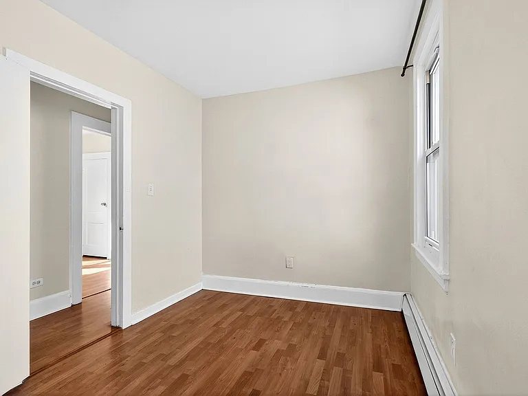 49 Welland Ave — Photo 13