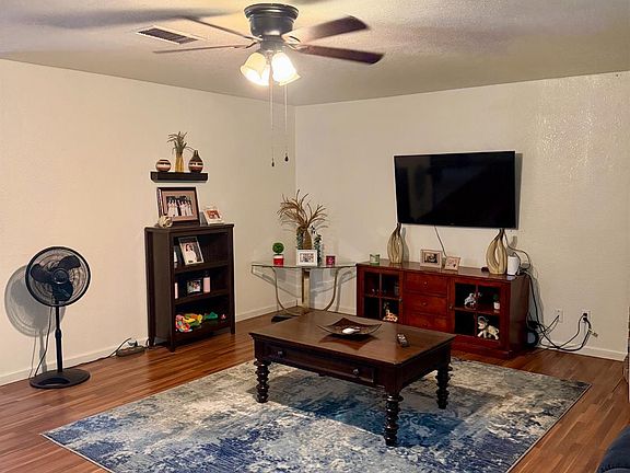 2nd image of 931 E List Ave
