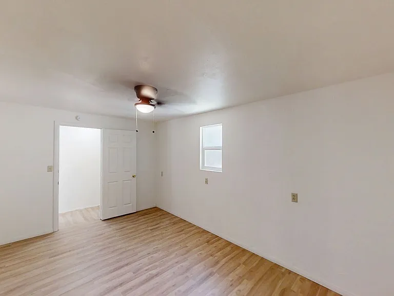 34205 Avenue J — Photo 4