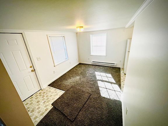 3rd image of 2405 1/2 E Pembroke Ave
