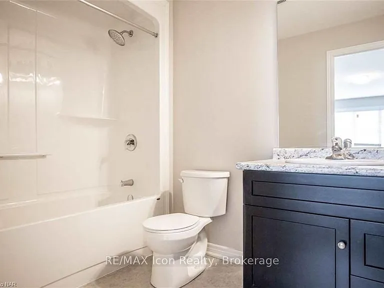 135 Acacia Rd — Photo 14