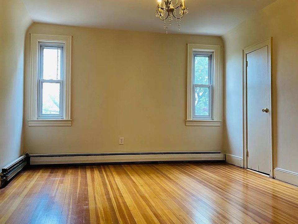 1st image of 24311 Thornhill Ave