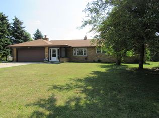 8830 S Shepard Ave, Oak Creek, WI 53154