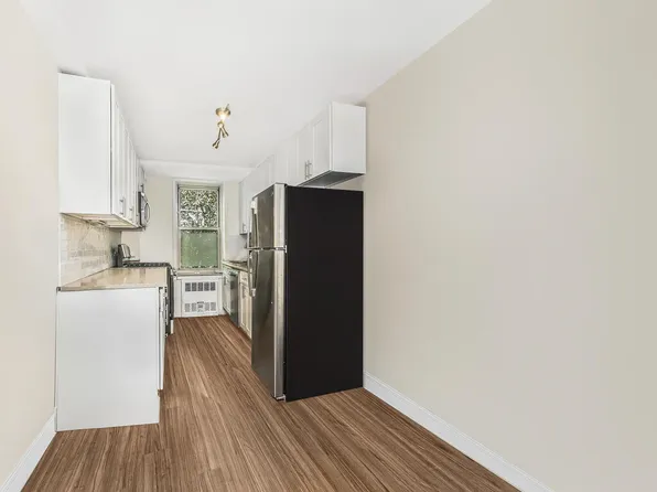 629 Kappock Street 1N image 2 of 9