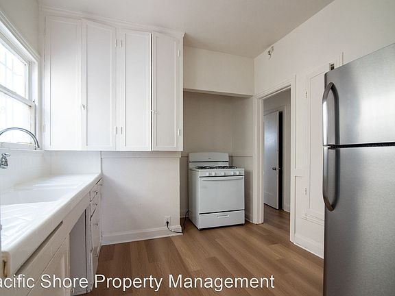5th image of 2719 Cimarron St