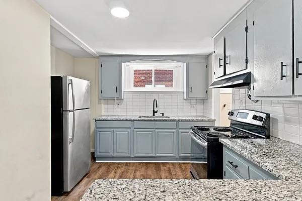 68 1/2 Lexington Ave #1