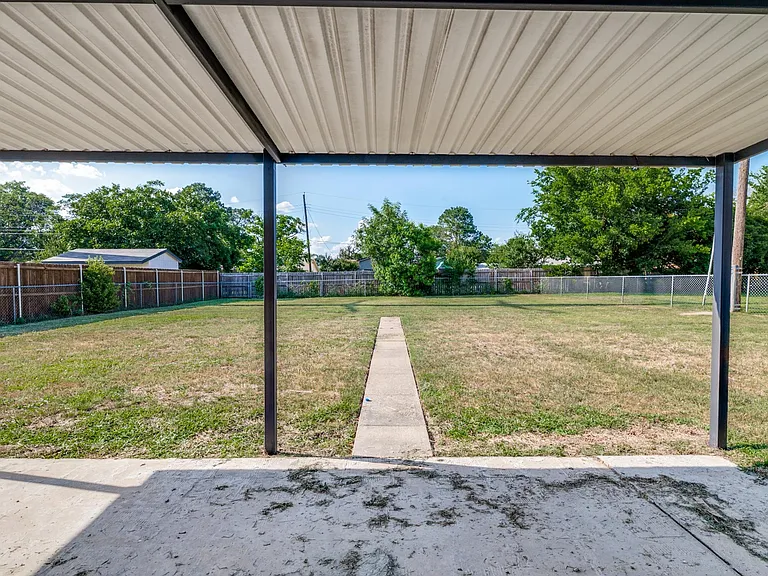 1101 Spring Brook Dr — Photo 15