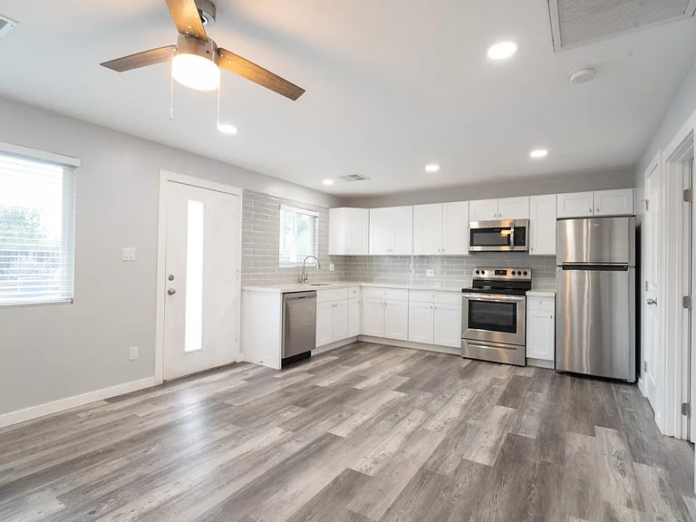 1421 S Rita Ln #2 — Photo 4