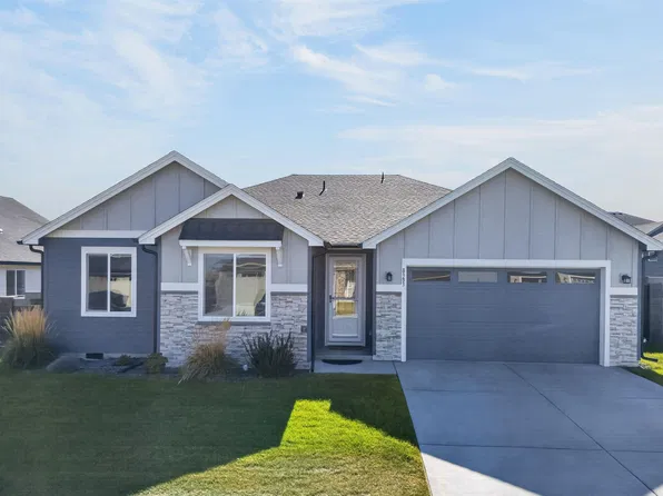 8383 Lennox St, West Richland, WA 99353