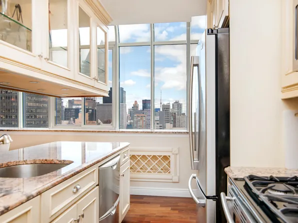 310 East 46th Street image 5 of 13