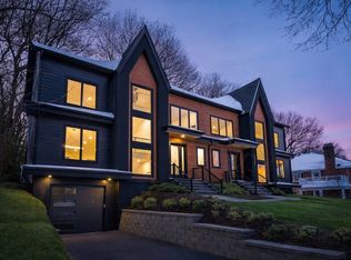 129 Withington Rd #129, Newtonville, MA 02460