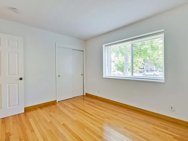 1084 Bluebird Ave — Photo 24
