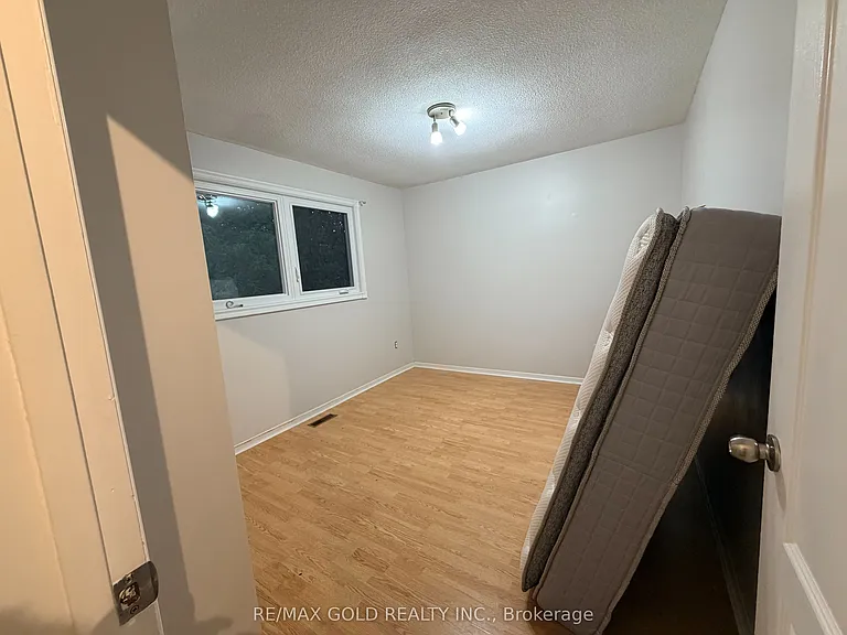 166 Harmony Rd S — Photo 17