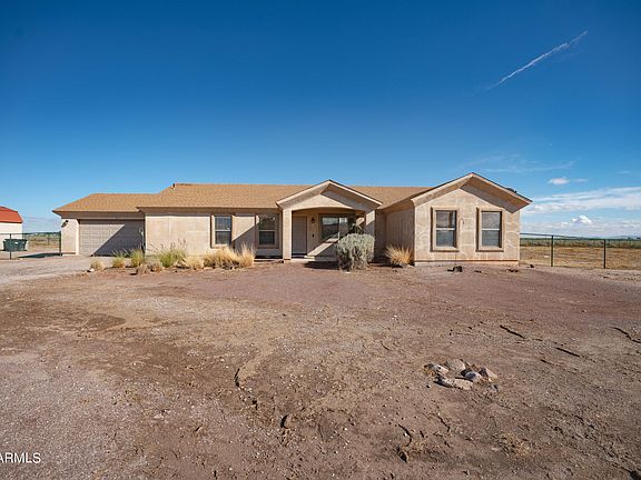 3rd image of 827 N 384TH Drive