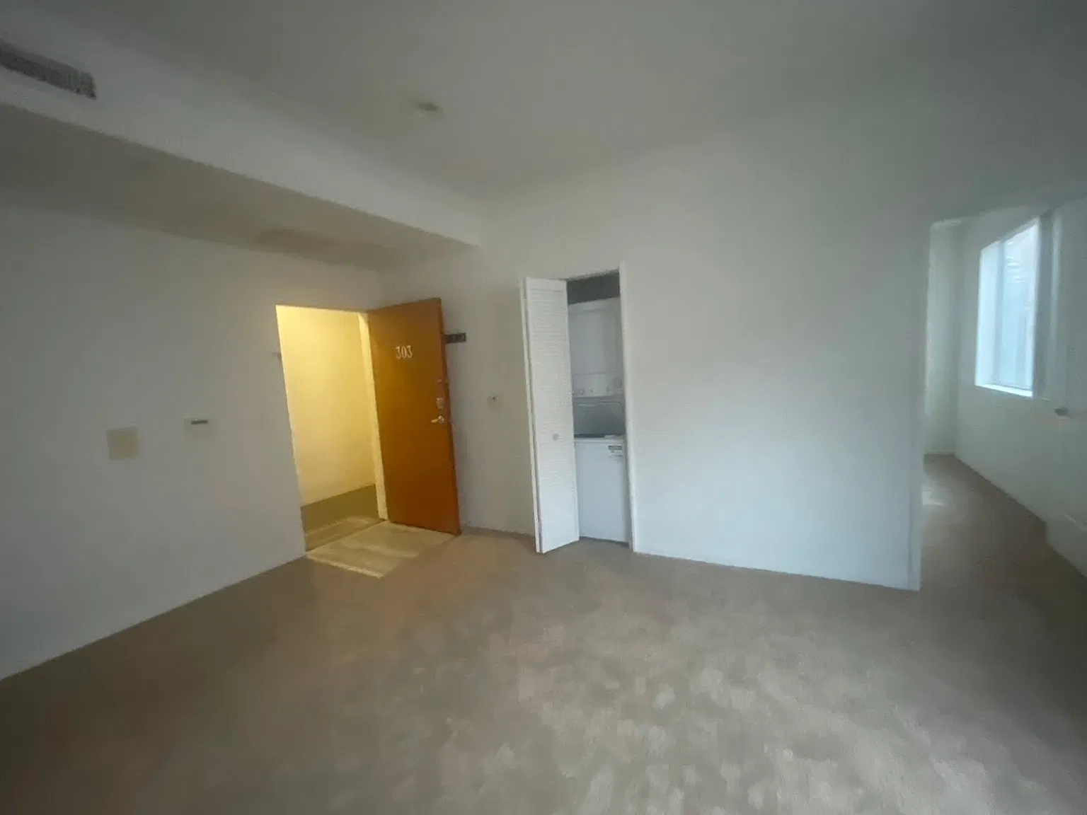 2 bed, 980 sqft, $3,750 — Photo 4