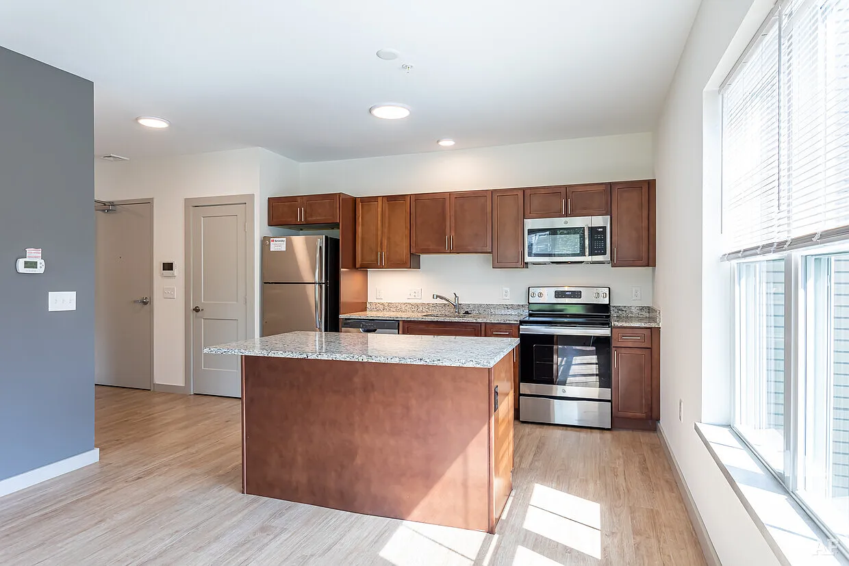 70 University Drive — Photo 2