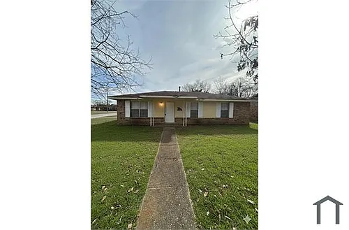 940 Pebblebrook Dr Photo 1