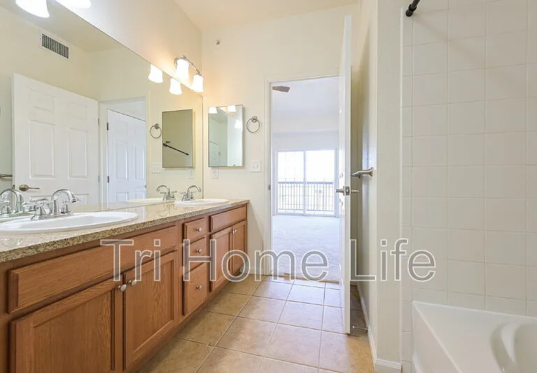 17209 Wilde Ave #303 — Photo 9