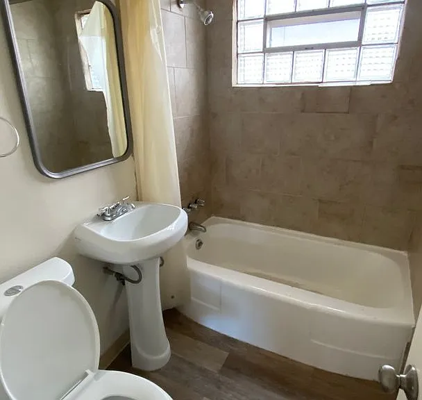 1457 Kenton St #404 — Photo 6