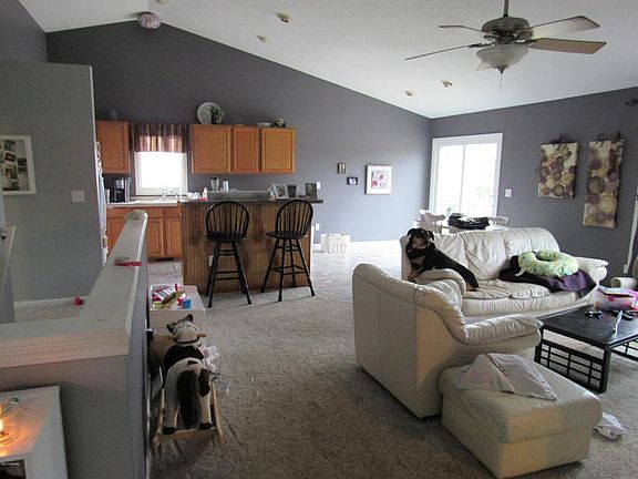 3rd image of 665 Fieldstone Dr