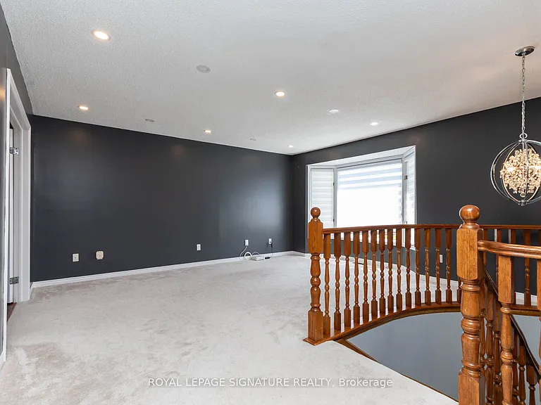 34 Kingswood Dr E — Photo 4