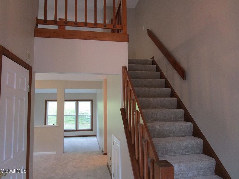 2nd image of 28 Wedgewood Lane