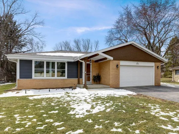 N62W24101 Sunset DRIVE, Sussex, WI 53089