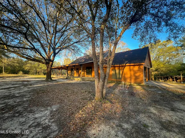 148 Cook Dr, Lucedale, MS 39452