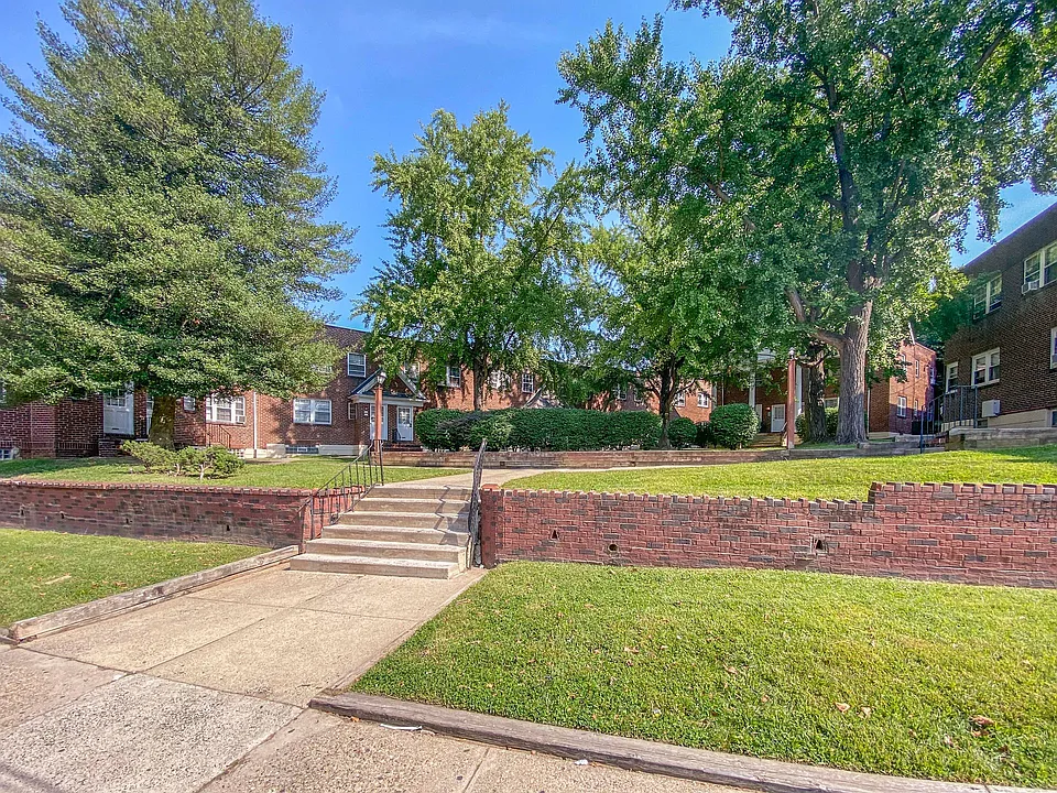 Oxford Gardens Apartments