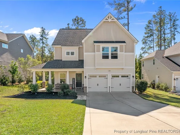 138 Falls Creek Dr, Spring Lake, NC 28390