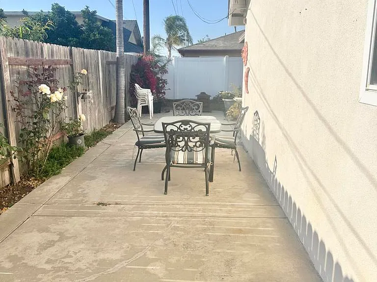 2065 Abbott St — Photo 9