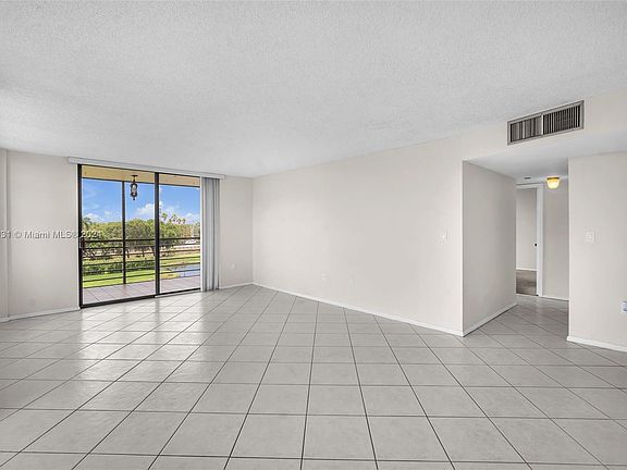 5th image of 1200 Saint Charles Pl APT 419
