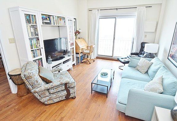 3rd image of 1203 Jackson Ave APT 3D