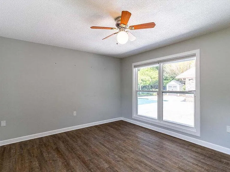 8 Stafford Cir — Photo 25