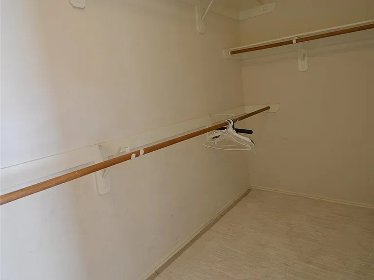 13007 Brentlawn Ct — Photo 10
