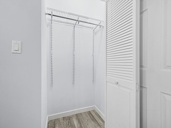 5th image of 6126 S Ingleside Ave #3M