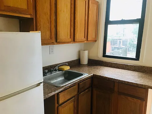 Rented by In Haus LLC | media 16