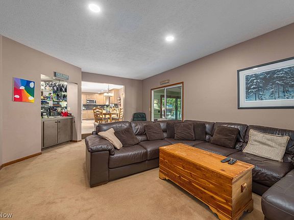 5th image of 32364 Birchwood Ln