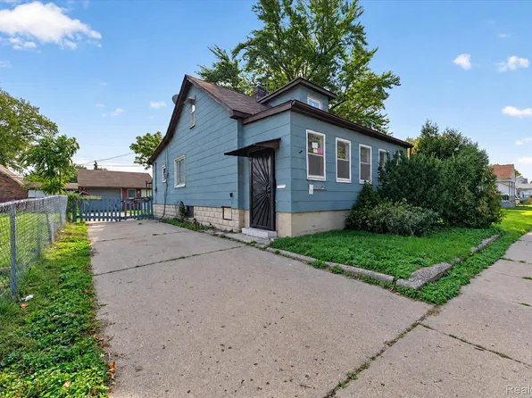 8282 Maxwell Ave, Warren, MI 48089