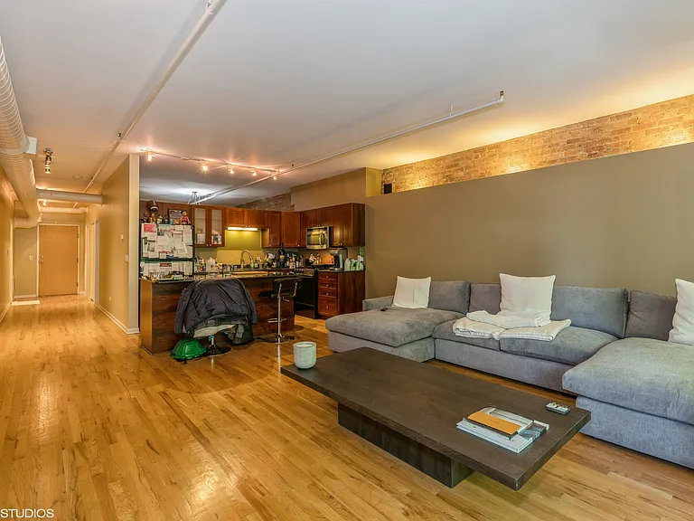 520 W Huron St #216 — Photo 6