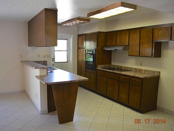 4th image of 10601 N 32nd Dr